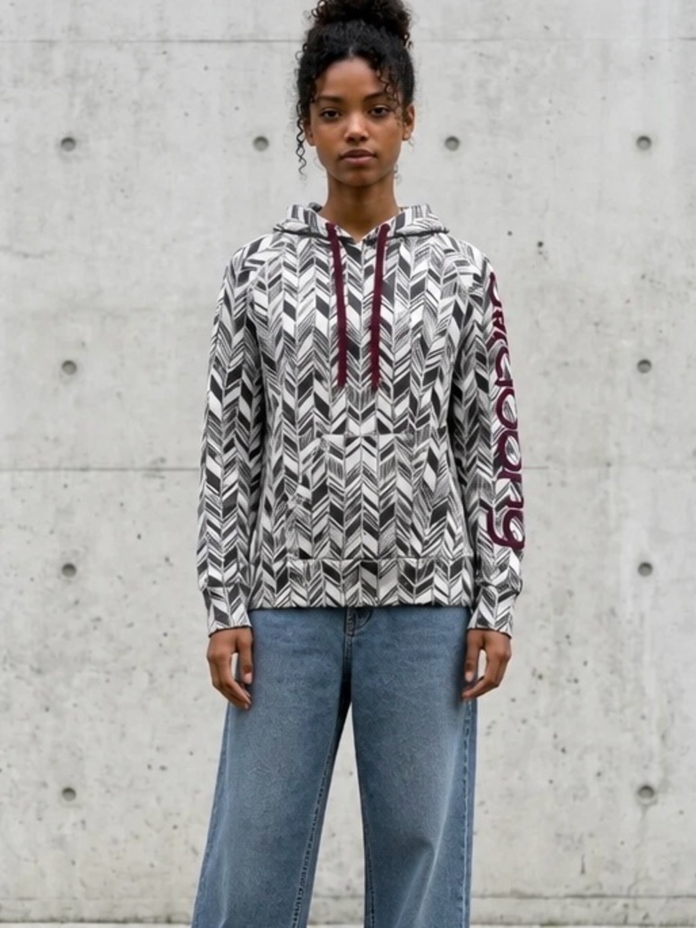 Billabong Vintage Geometric Chevron Pullover Hoodie Maroon Sleeve Logo size medi